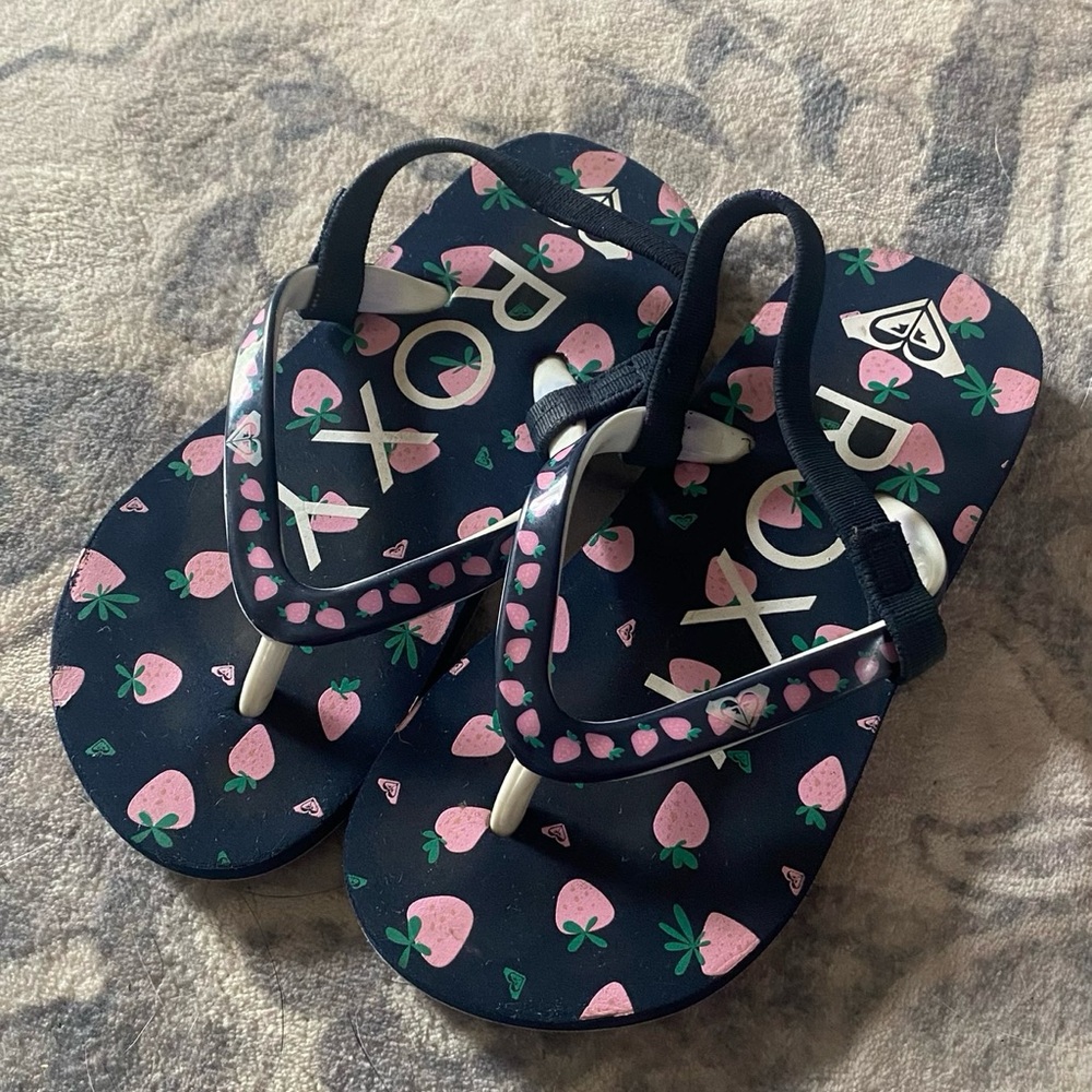 Roxy Kids' Navy Flip-Flops with Pink Strawberry Print
